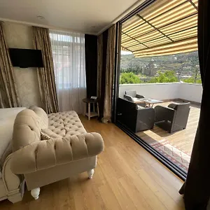 Tamarioni تبليسي